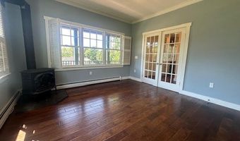 11 Treat St, Belfast, ME 04915