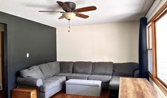 1227 E Linden St, Algona, IA 50511