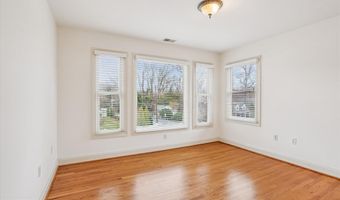 5704 MAIDEN Ln, Bethesda, MD 20817