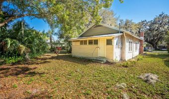 112 1ST St NW, Fort Meade, FL 33841