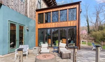 85 Gondola Ave, Jamestown, RI 02835
