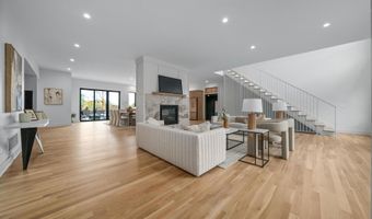 2777 Donna Dr, Columbus, OH 43220