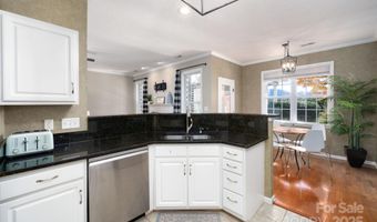 207 Farm Creek Dr E, Asheville, NC 28806