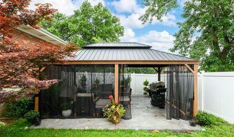 10202 Jubil Dr, Affton, MO 63123