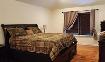 20 6th St, Barnegat, NJ 08005