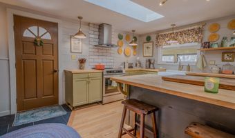 183 Pitcher Rd, Belfast, ME 04915