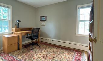 9 South Dr, Middletown, RI 02842
