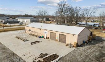 5276 Oakcrest Hill Rd SE, Riverside, IA 52327