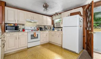 245 W Wrentham Rd, Cumberland, RI 02864