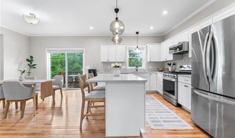 13 Minglewood Dr, Coventry, RI 02816