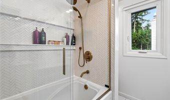 60 Fennec Ln, Amherst, NY 14051