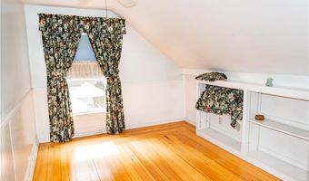 22 Colerick Ave, North Smithfield, RI 02896