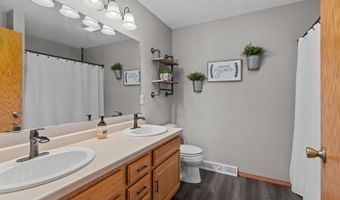 W5982 STRAWFLOWER Drive, Appleton, WI 54915