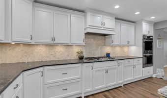 8244 SW Indian Hills Rd, Auburn, KS 66402
