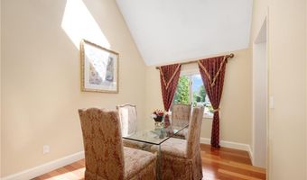 40 Alpine Estates Dr, Cranston, RI 02921