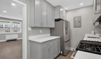 2026 N VERMONT St 301, Arlington, VA 22207