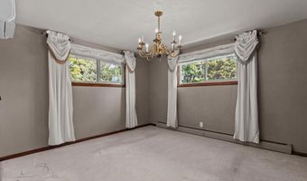 630 W CAPITOL Dr, Appleton, WI 54911