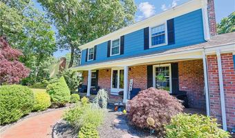 8 Winterberry Dr, Coventry, RI 02816