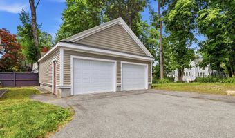 10 Wolcott Ave, Andover, MA 01810
