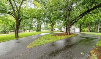 520 Eastwood Park Cir, Albemarle, NC 28001