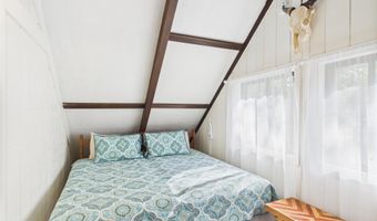 202 Thornberry Ln, Blakeslee, PA 18610
