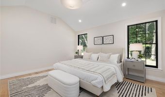 91 Carr Ln, Jamestown, RI 02835