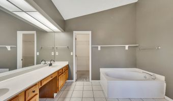 4935 Tanners Spring Dr, Alpharetta, GA 30022