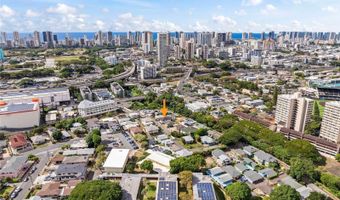 2915 Koali Rd C, Honolulu, HI 96826