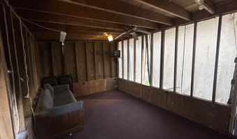 11 5th Ave W, Albia, IA 52531