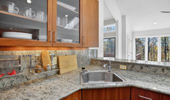 9209 VENDOME Dr, Bethesda, MD 20817