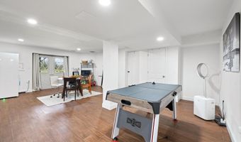 25 CARSDALE Dr, Belle Mead, NJ 08502