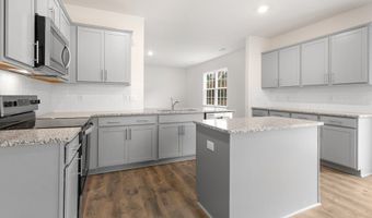 959 Misty Creek Dr, Aberdeen, NC 28315