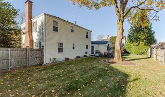 7 Mayfair Dr, East Providence, RI 02916