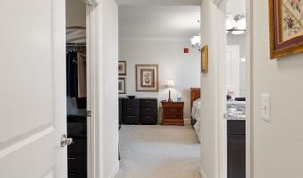 44589 YORK CREST Ter 300, Ashburn, VA 20147