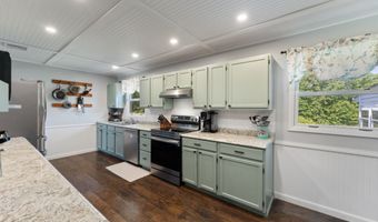 102 Pumpkin Hill Rd, Ashford, CT 06278