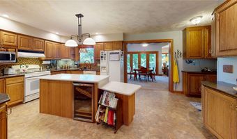3840 CHAPEL HILL Dr, Erie, PA 16506