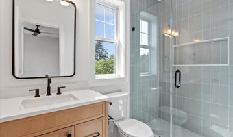 4911 37TH St N, Arlington, VA 22207