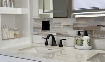 821 Post Rd, Warwick, RI 02888