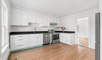 4 Washington St, Bath, ME 04530