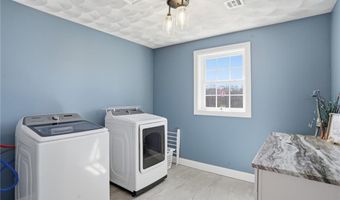 1268 Central Ave, Johnston, RI 02919