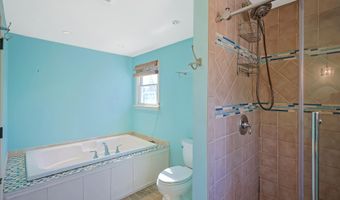 9 Marilyn Rd, Bourne, MA 02532