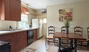 18 Barney St Barney Ct, Newport, RI 02840