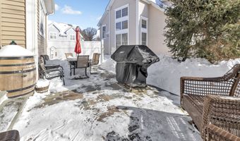 47 Copper Square Dr, Bethel, CT 06801