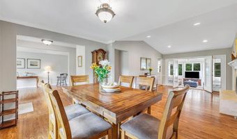 345 Norwood Cir, Ballwin, MO 63011