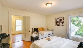 271 Essex St, Bangor, ME 04401