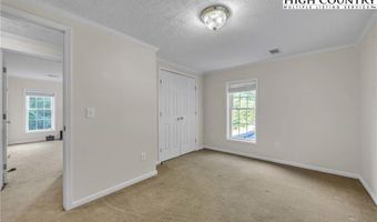 317 Dillard Dr, Jefferson, NC 28640