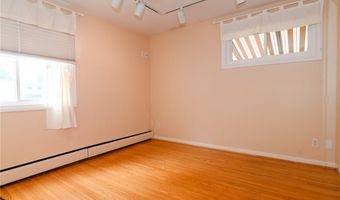 116 Segsbury Rd, Amherst, NY 14221