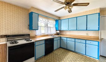 5 Knauf Ln, Albany, NY 12211