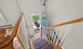 2 Spice Bush Ln, Branford, CT 06405