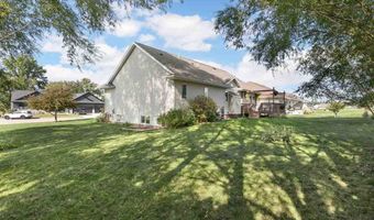 149 Country Club Ct, Anamosa, IA 52205